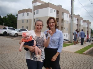 Marilei Behling Schlick com a filha Rafaela e a diretora executiva da CDL Lajeado, Soraide Graf - Foto: Divulgação
