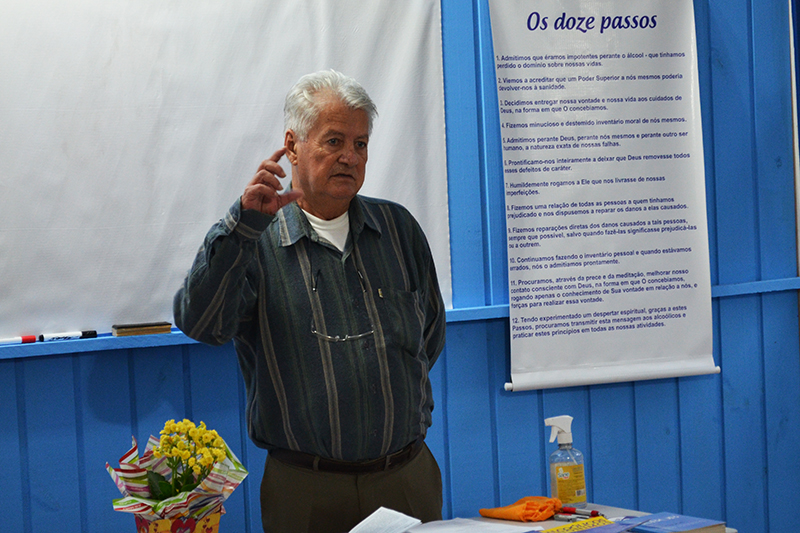 Breuner falou sobre o projeto que visa trabalhar a prevenção a recaída de dependentes químicos. (Foto: Juliano Beppler da Silva / Giro do Vale)