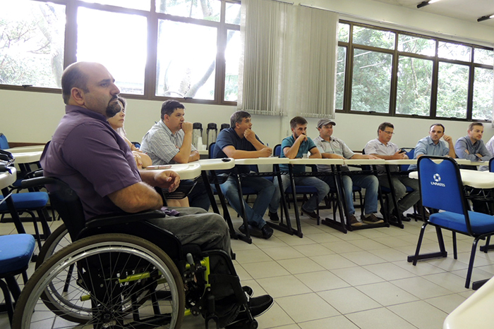 Secretário Cláudio Santos, coordenadora Fabia Borba e vice-prefeito Eder na reunião, em Lajeado. (Foto: Divulgação)