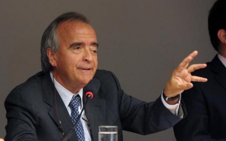 Ex-diretor da Petrobras, Nestor Cerveró, é preso ao desembarcar no Rio