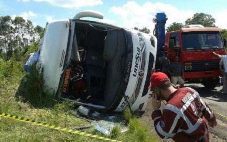 Em 12 dias, estradas gaúchas tiveram 21 acidentes envolvendo ônibus
